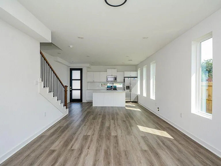 4358 Clover St #A — Photo 10