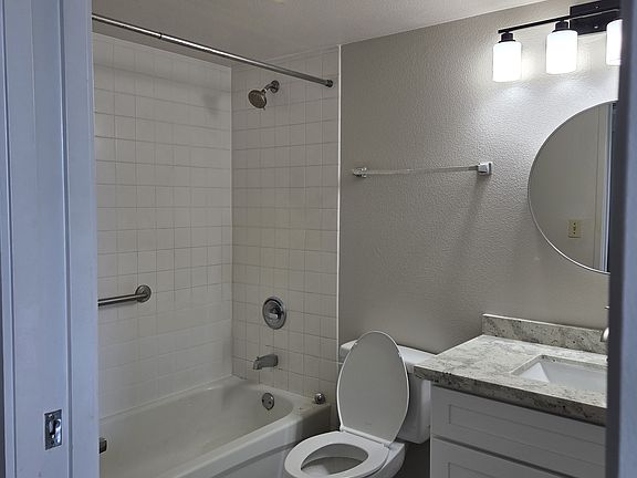 5th image of 215 N King St Floor 9