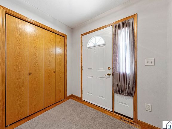 4th image of 152 Swan Ln