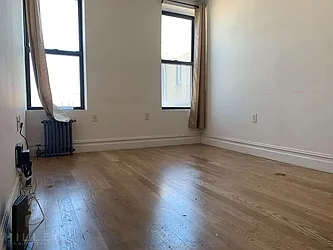 Rented by Hillel Realty Group