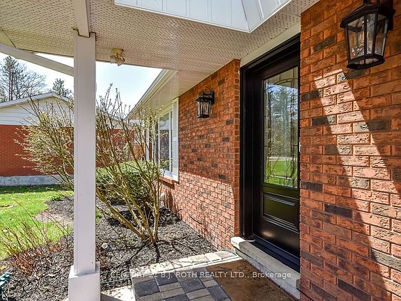 3rd image of 1078 Sunnidale Rd