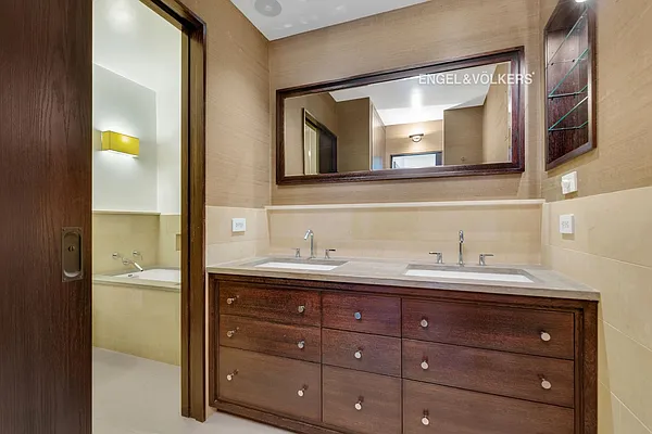 Rented by Engel & Völkers New York City | media 16