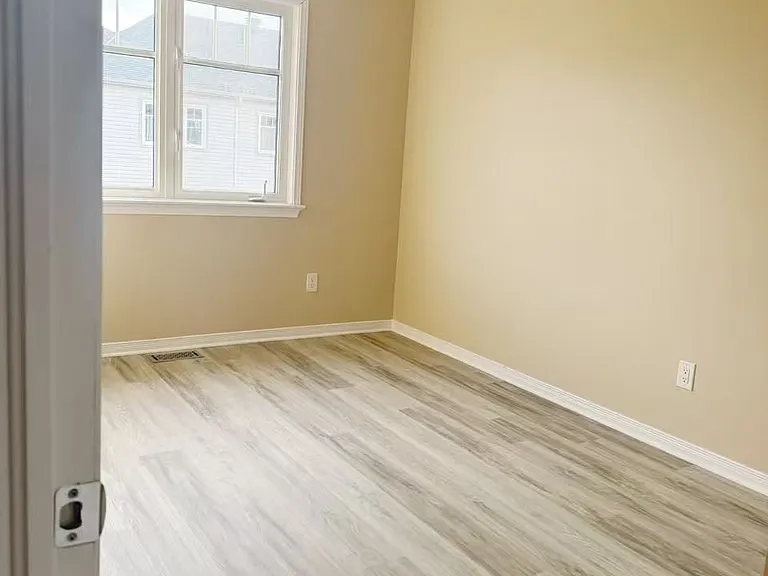 212 Losino Cres — Photo 11