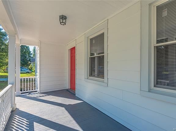 3rd image of 212 Saint Claire Ln