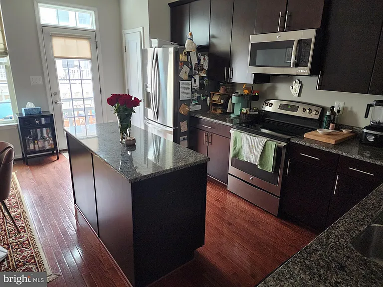 4517 Foster Ave — Photo 11