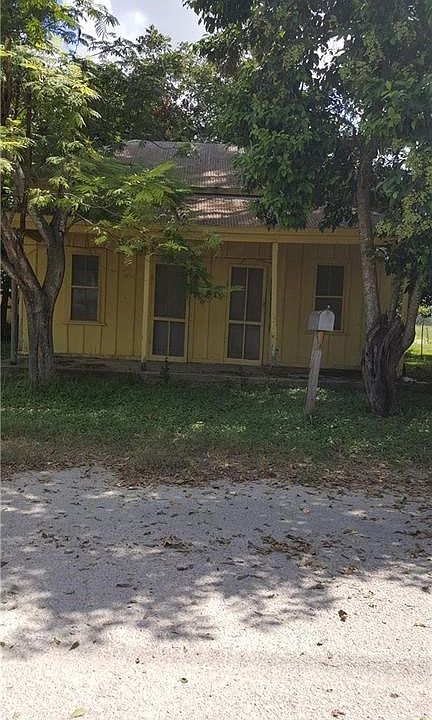 1st image of 362 Paradise Aly