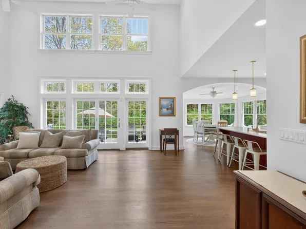 9 Briarsweet Ln, East Hampton, NY 11937