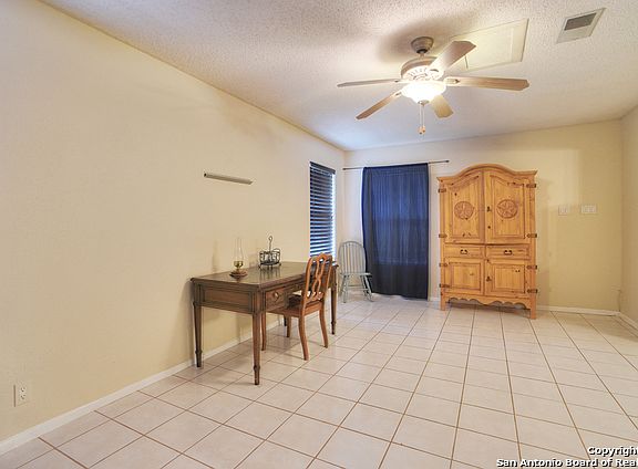 4th image of 8318 Thorncliff Dr