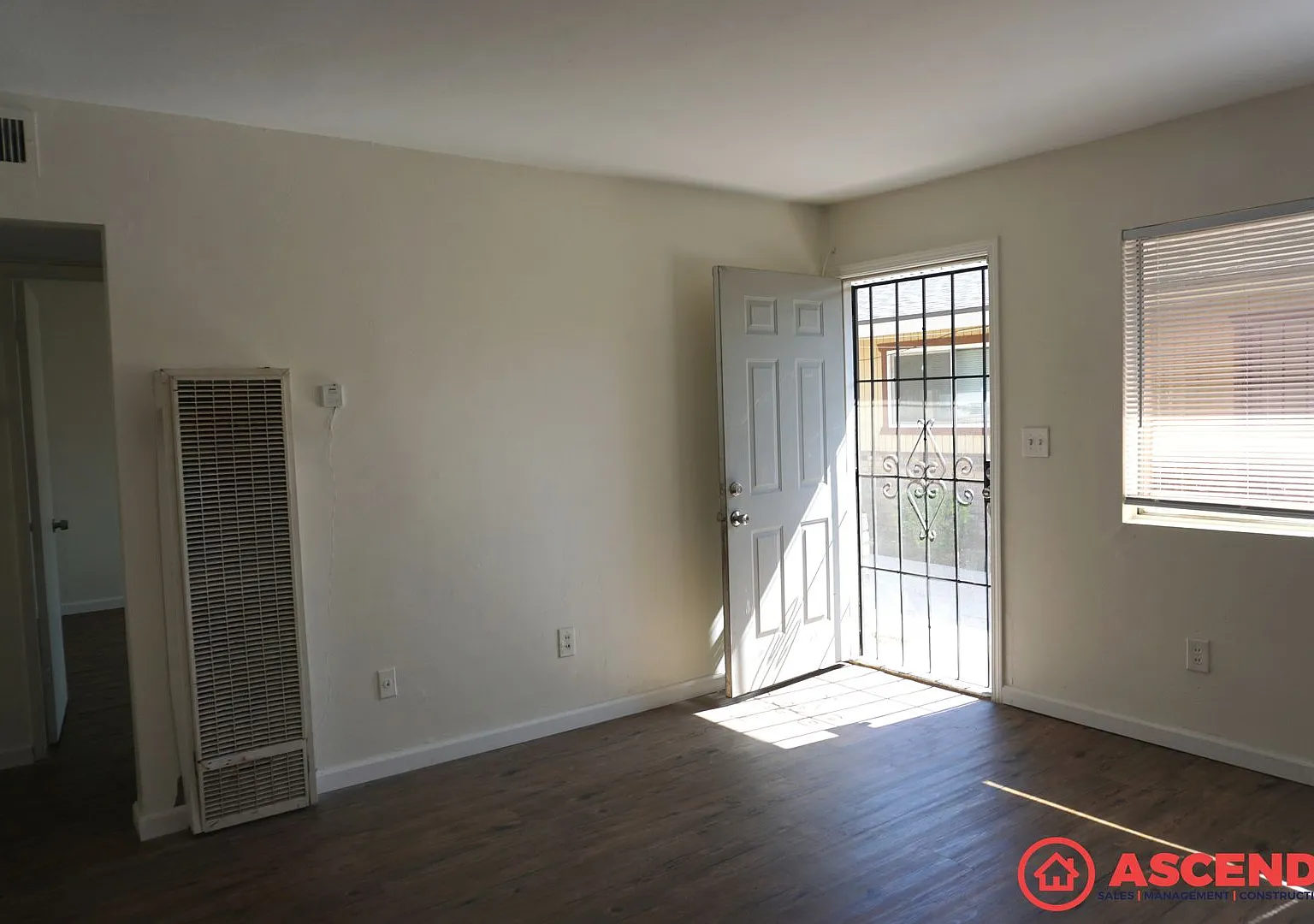 914 Quincy Street — Photo 2