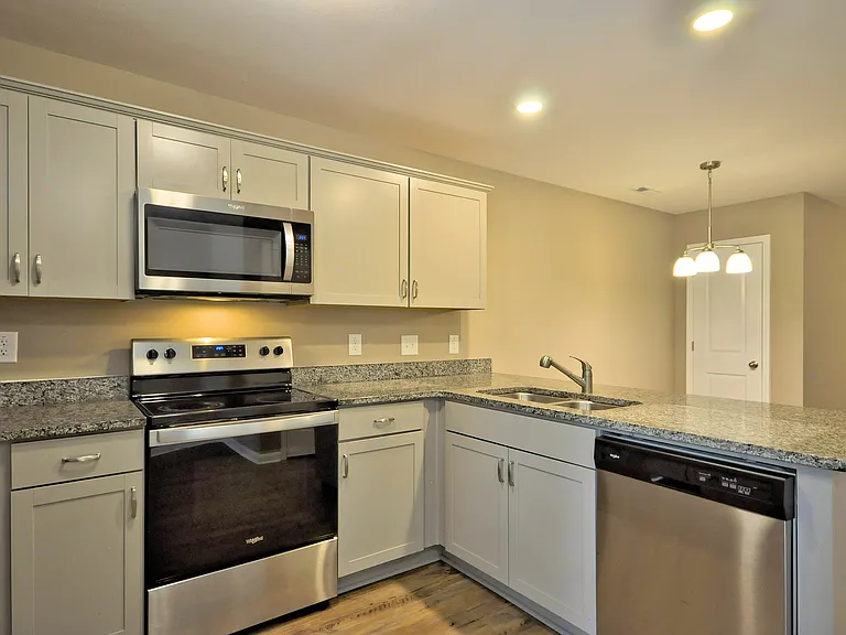 291 Alexander Blvd — Photo 12
