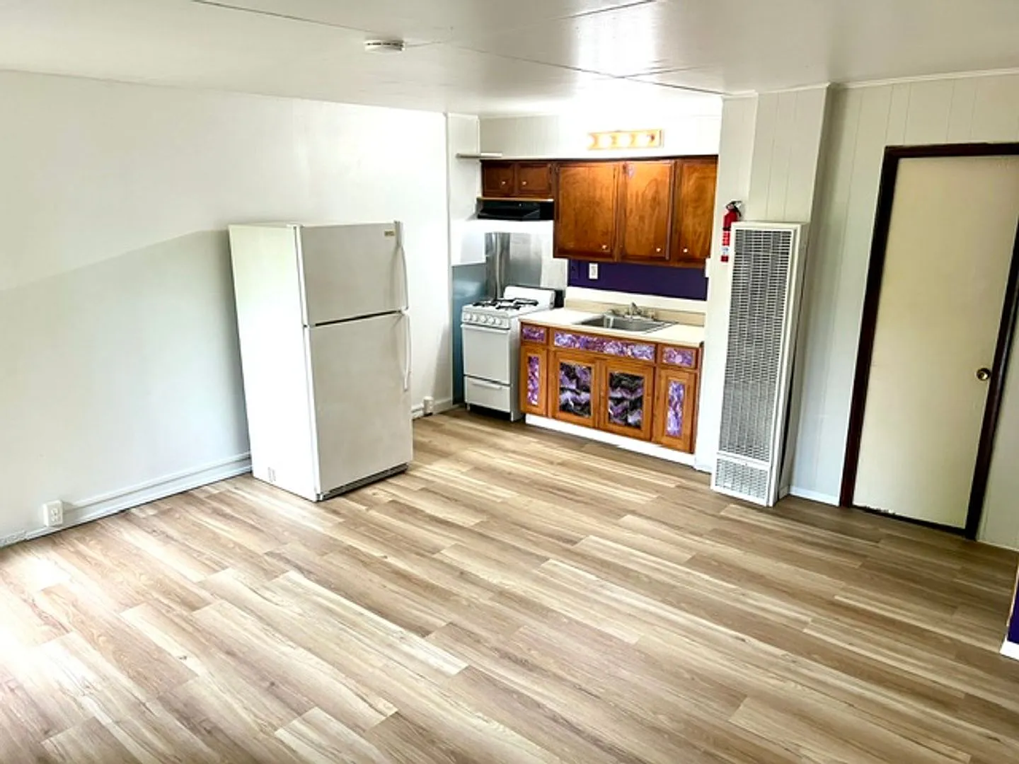 Updated Studio Apt. With All Utilities Included — Photo 4