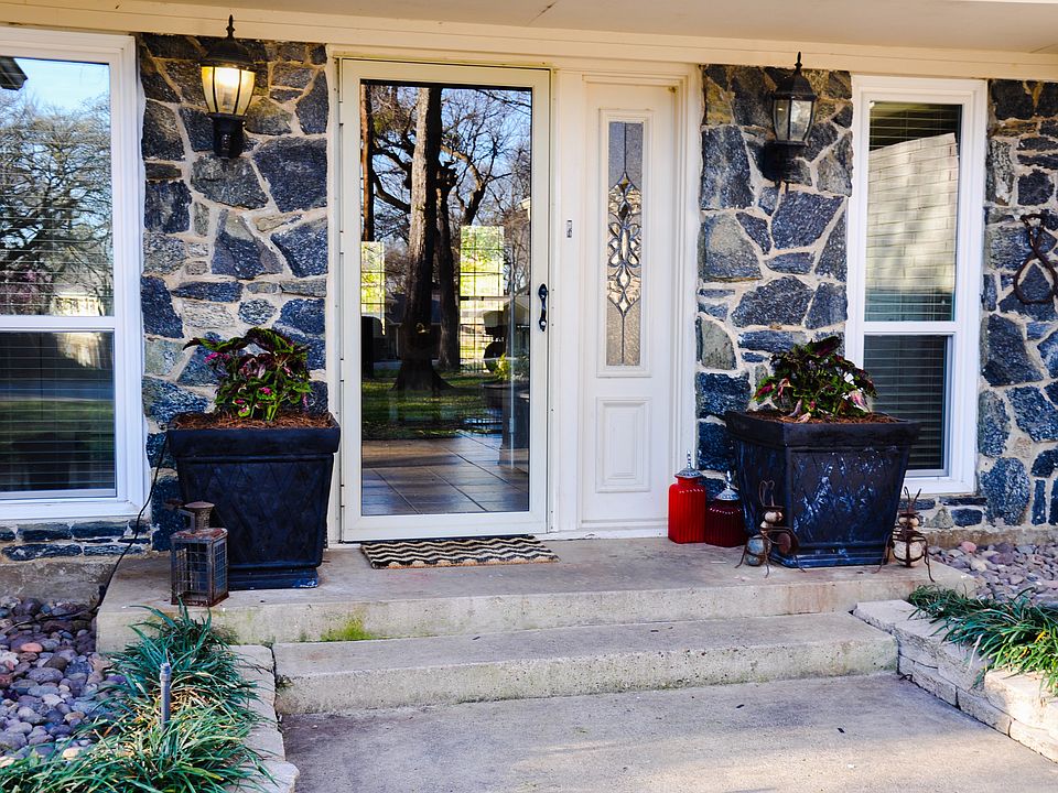 1st image of 209 Lakeland Dr