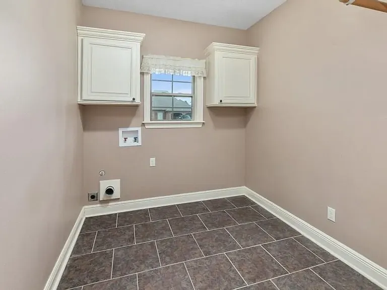 2750 Ithaca Dr — Photo 14