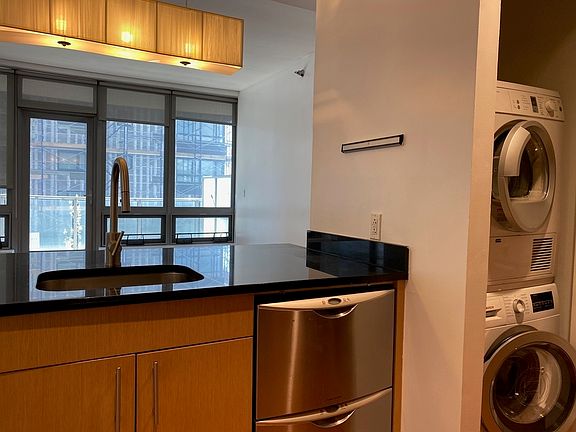 5th image of 48-15 11th St #3CX