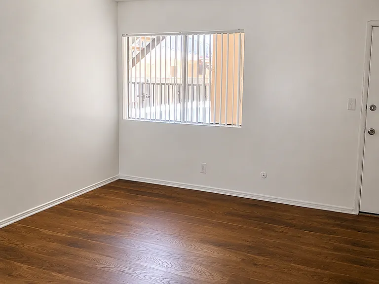 4011 W. 129th Street — Photo 4