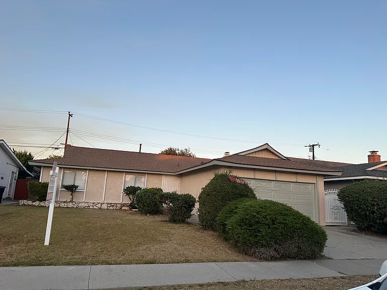 15720 Primrose Ln — Photo 3