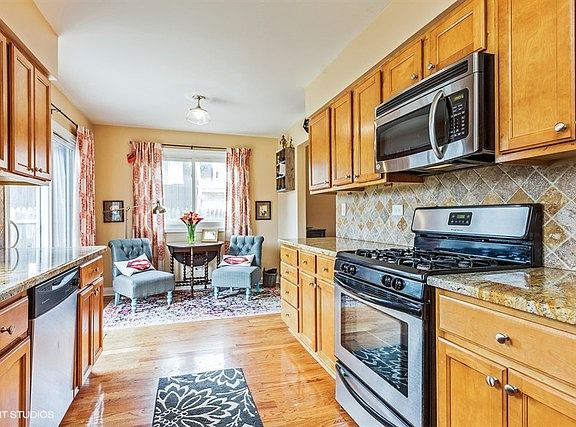 5th image of 722 N Parker St