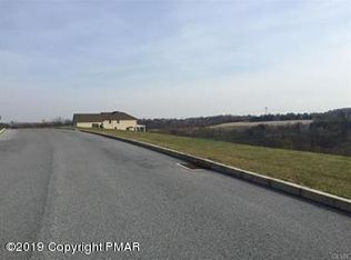 2005 Settlers Ridge Rd, Slatington, PA 18080