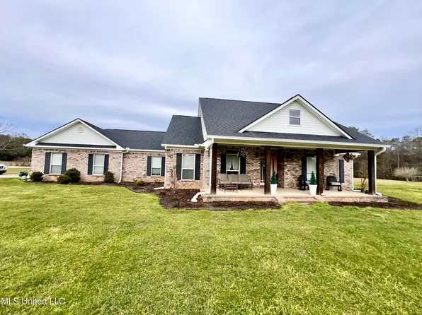 1928 Kennedy Ln, Moss Point, MS 39562