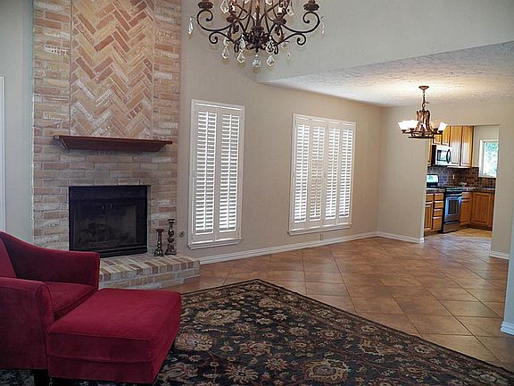 5th image of 11203 Crooked Pine Dr