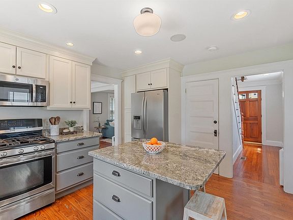 4th image of 89 Grant St