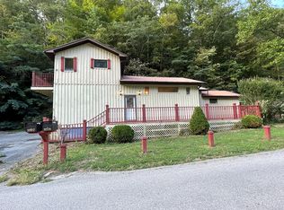 1667 Ratliff Creek Rd, Pikeville, KY 41501