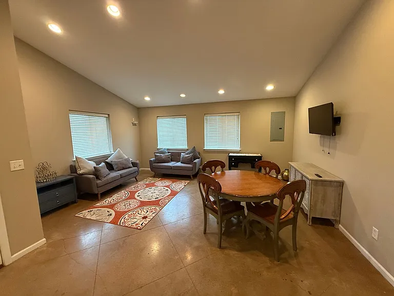 1409 Paris Rd #201 — Photo 7