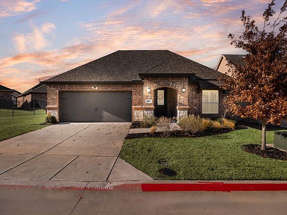 5th image of 815 Rio Vista Ln