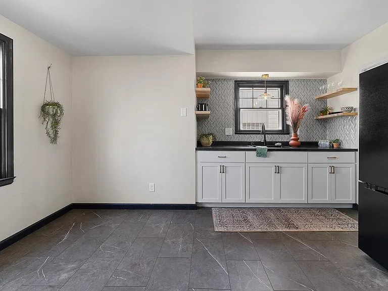 3015 Kossuth St — Photo 8