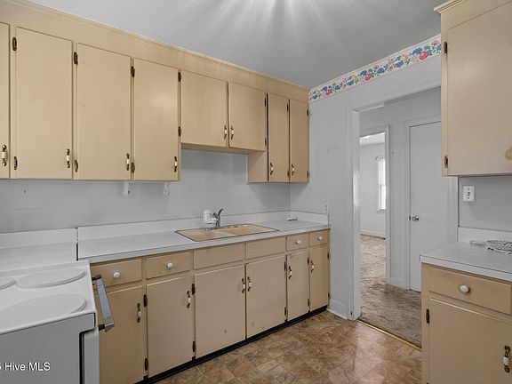 2nd image of 117 Elba Street