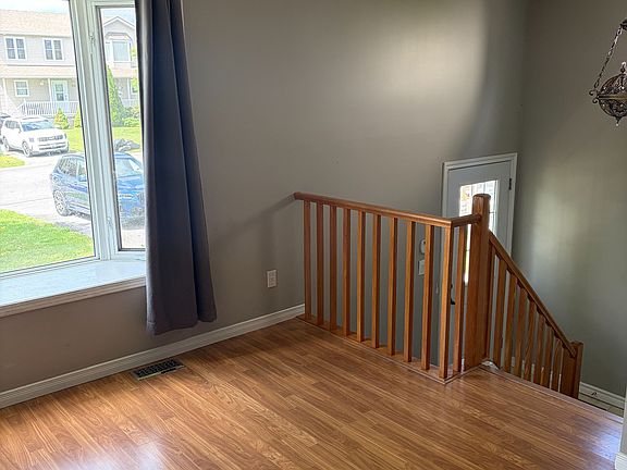 2nd image of 25 Clifford St