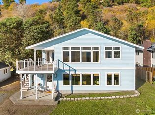 25907 75th Ave SW, Vashon, WA 98070