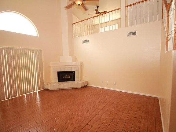 3rd image of 4611 W Oakland St