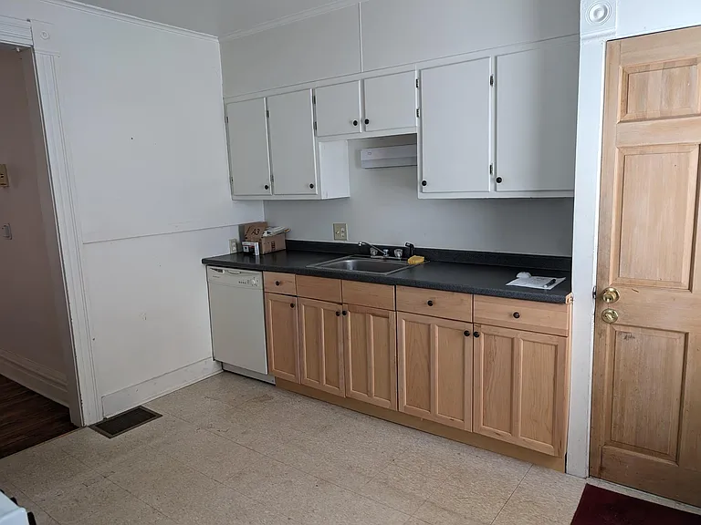 136 Harvard St #1 — Photo 5