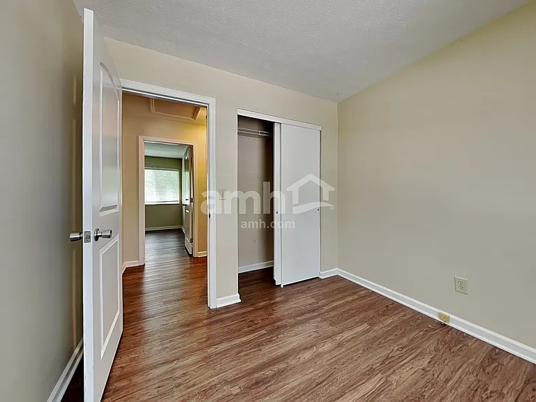 3659 Shorewood Dr — Photo 9
