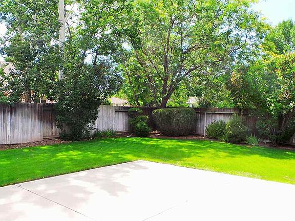 5th image of 1033 Wisteria Dr