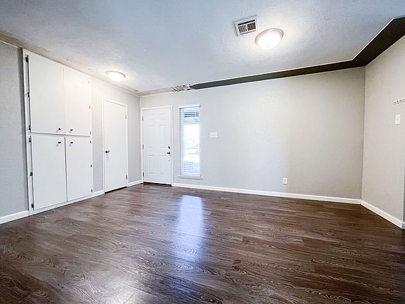 2nd image of 432 Holland Dr