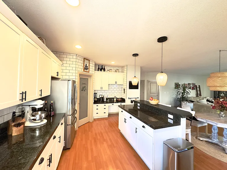 1512 N Jefferson St — Photo 4