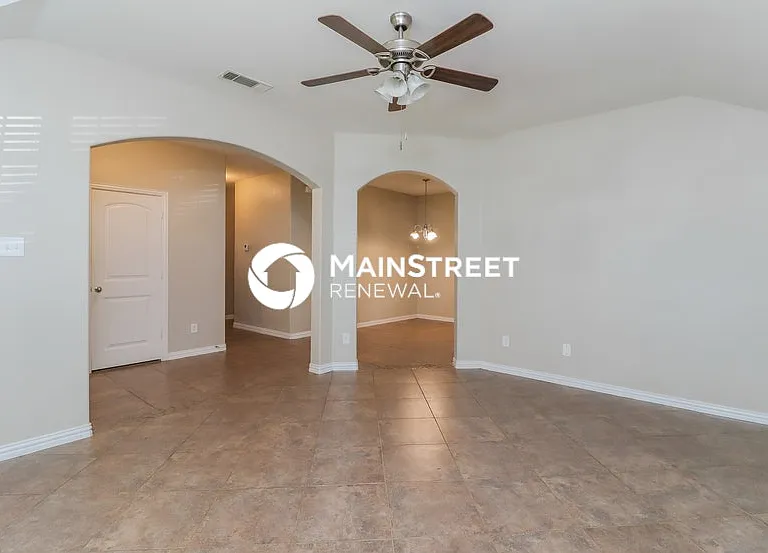 2408 Hawkwood Ct — Photo 4