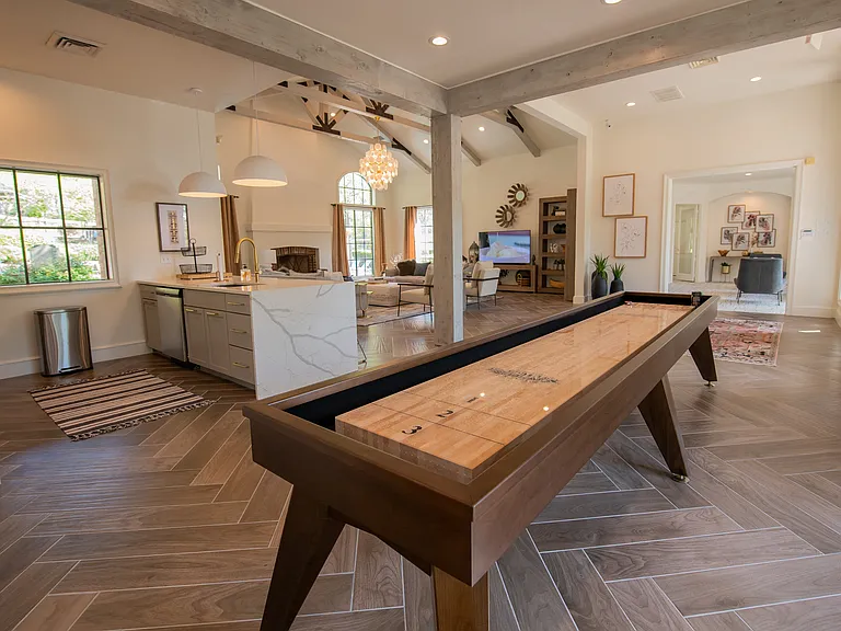 Arbors of Pleasant Valley Apts — Photo 8