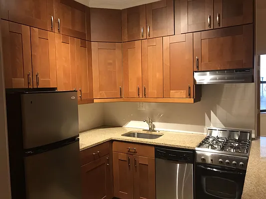 Rented by Aryeh Realty | media 7