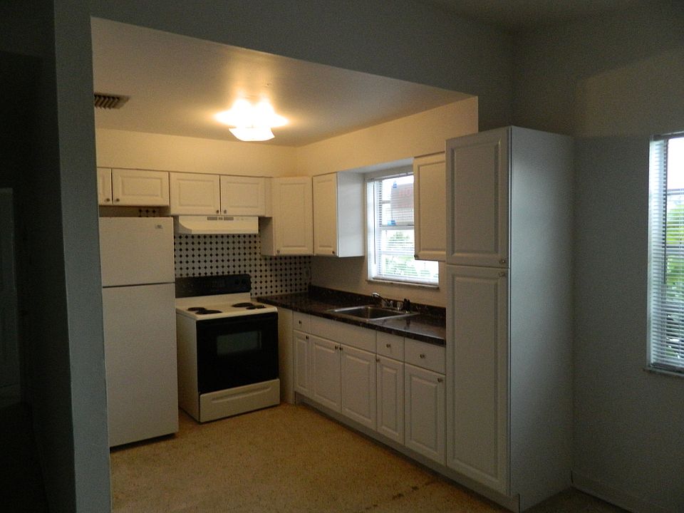1st image of 1206 N H St