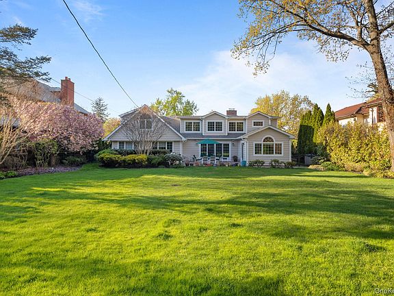 3rd image of 46 Nassau Drive