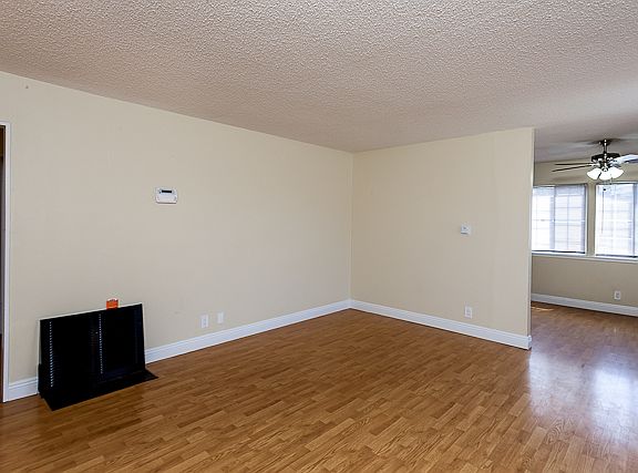 5th image of 11735 Rockwall St