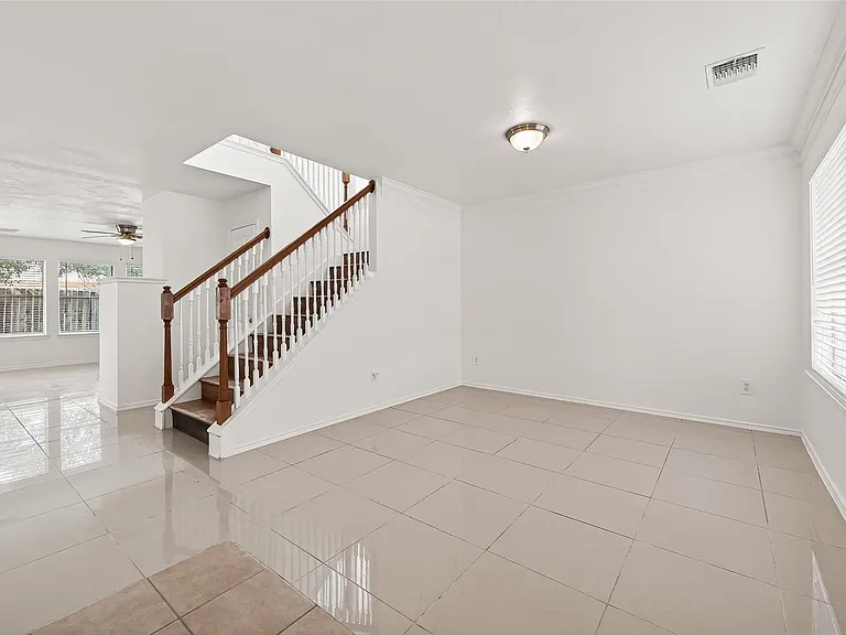 3807 Brook Garden Ln — Photo 6