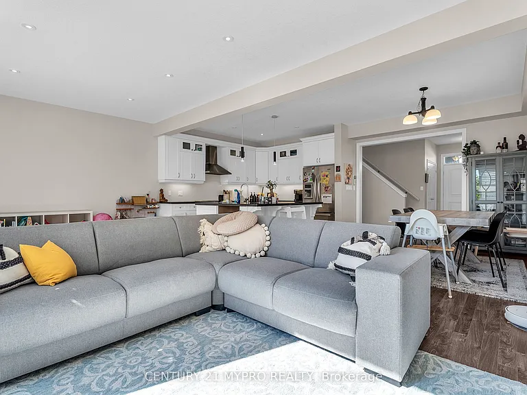 1130 Baird St — Photo 14