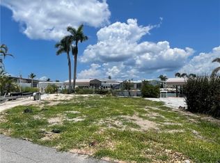 3902 Blueberry Ln, Saint James City, FL 33956