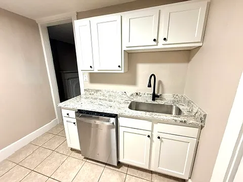 121 N Broadway St #1 — Photo 4