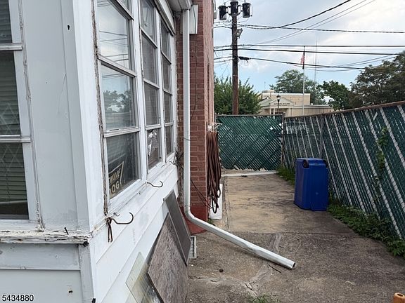 5th image of 1414 A Liberty Ave