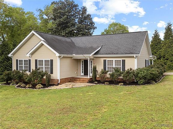 3rd image of 600 S Oak Hill Dr